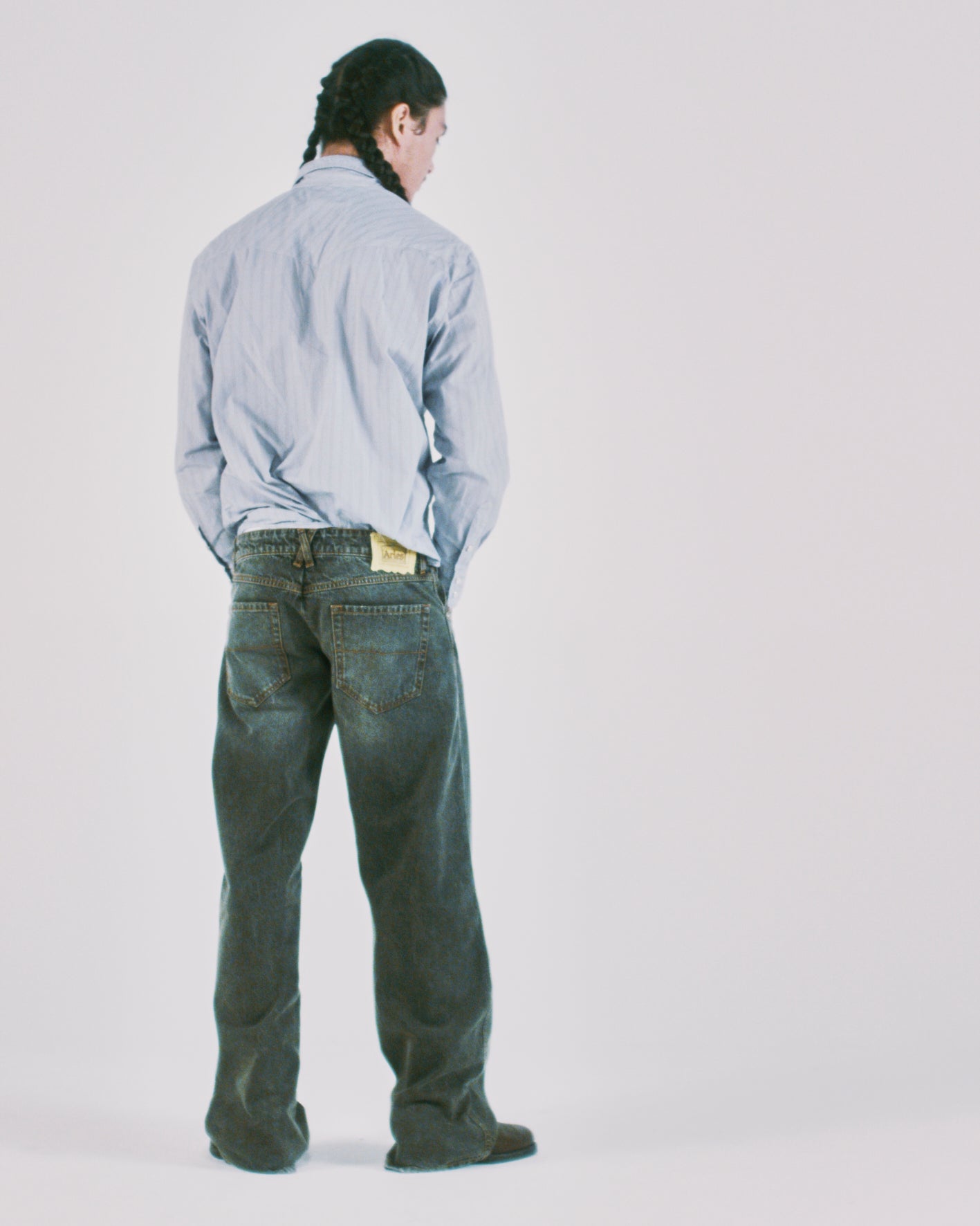 Distressed Low Rise Tyrone Jean