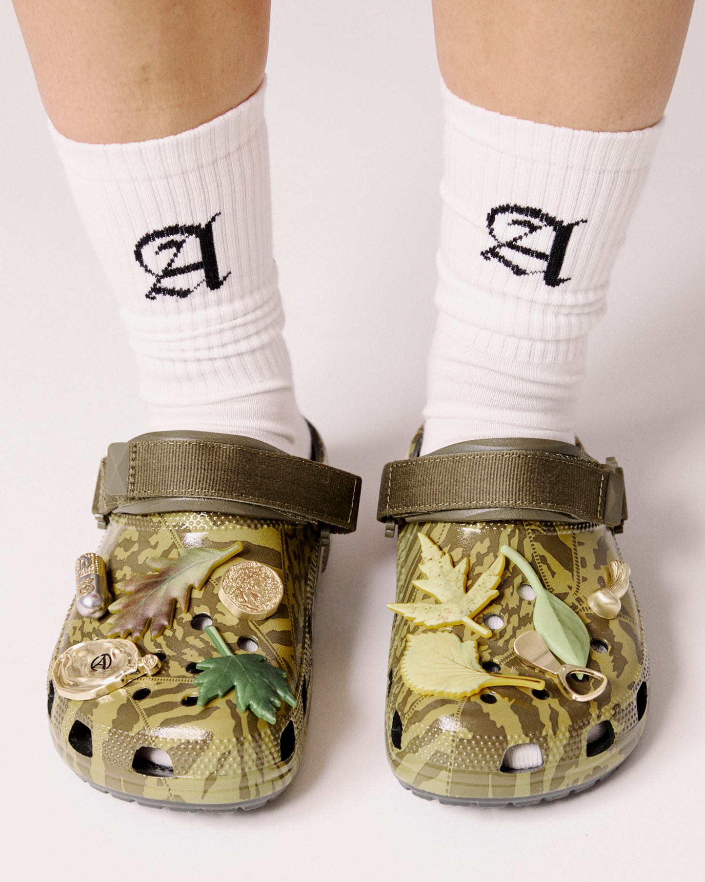 aries x crocs classic clog