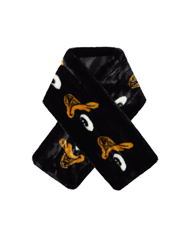 Fuzzy Duck Does He Scarf