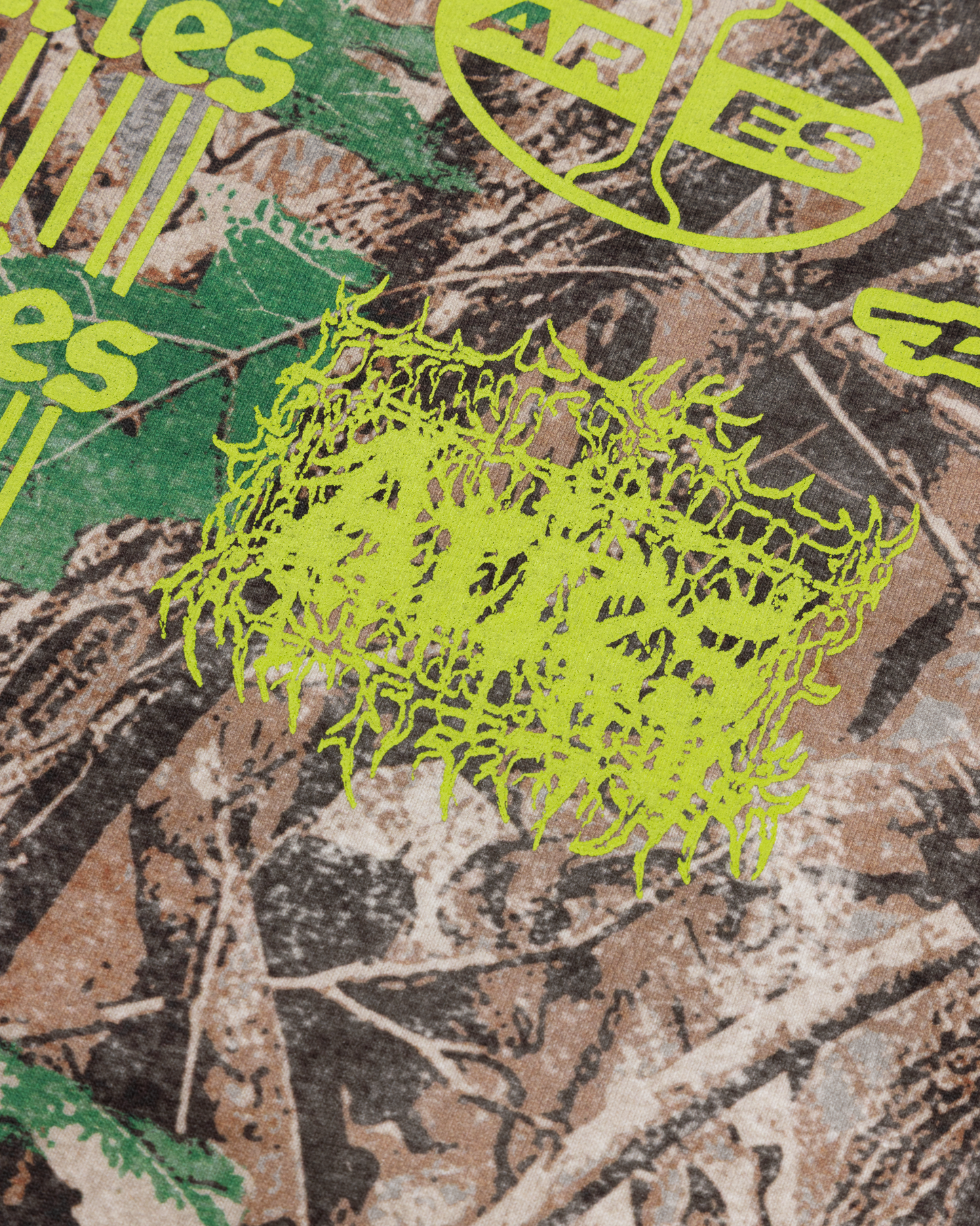 aries end. moto-dodgem camo tee