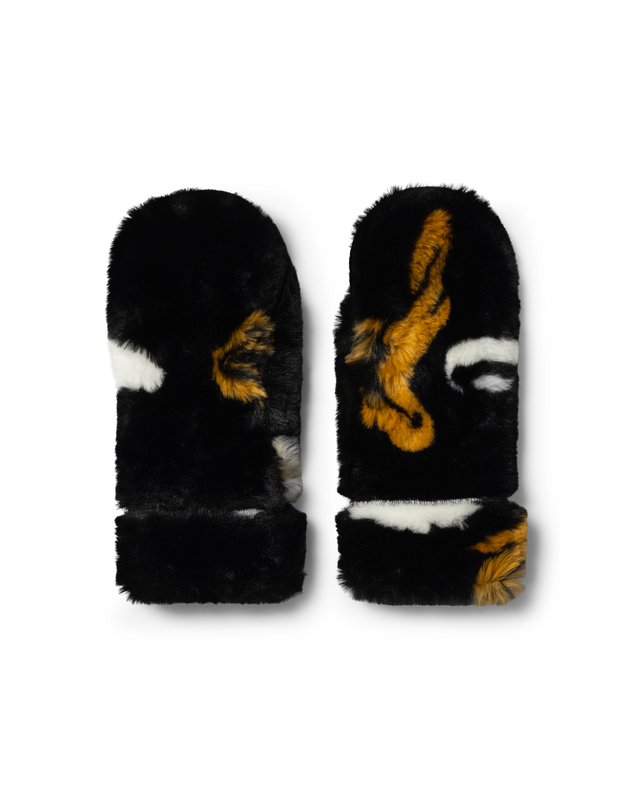 Fuzzy Duck Does He Mittens