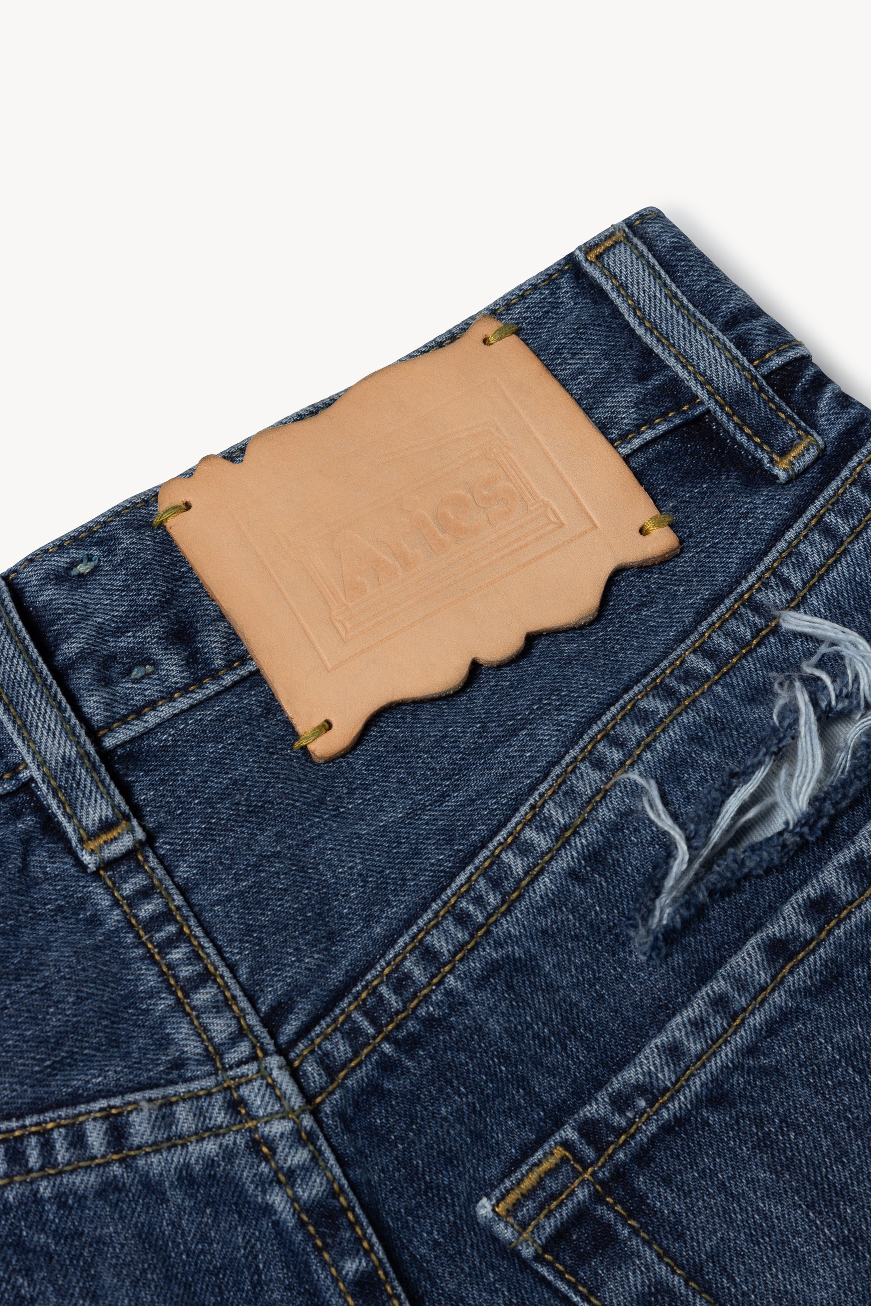 Load image into Gallery viewer, Slashed Vinyl Jeans