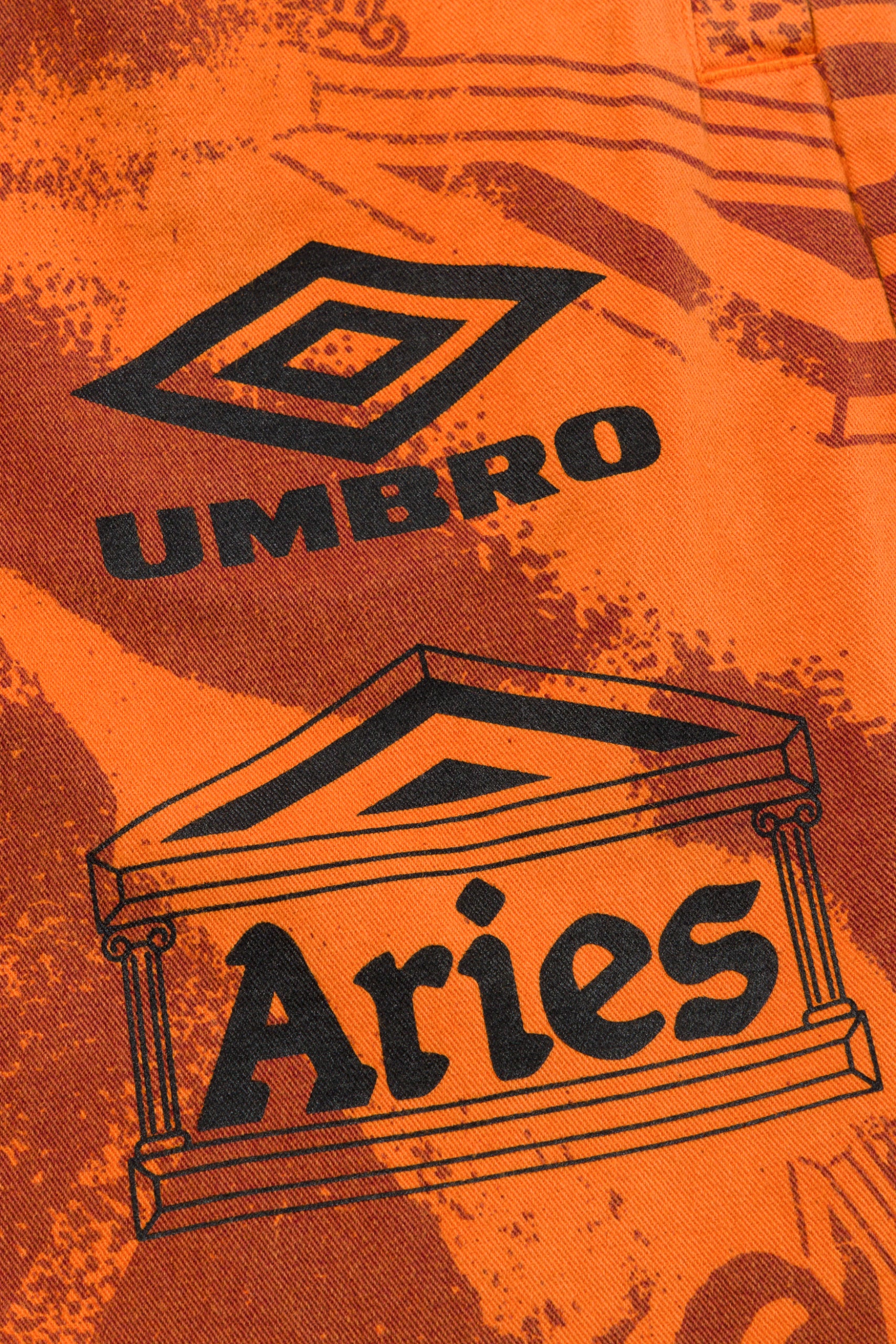 Load image into Gallery viewer, Aries x Umbro Pro 64 Shorts