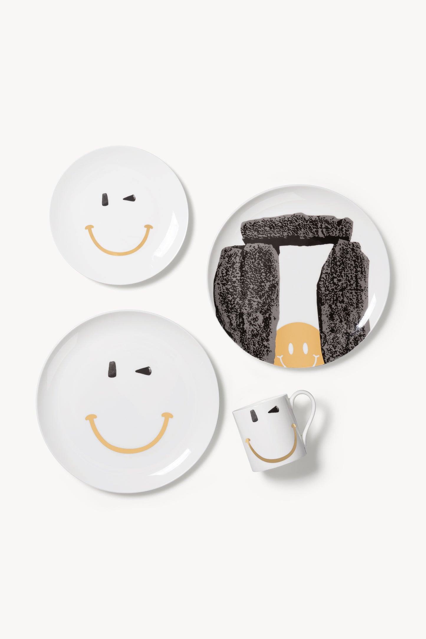 Stonehenge Smiley Plate Large