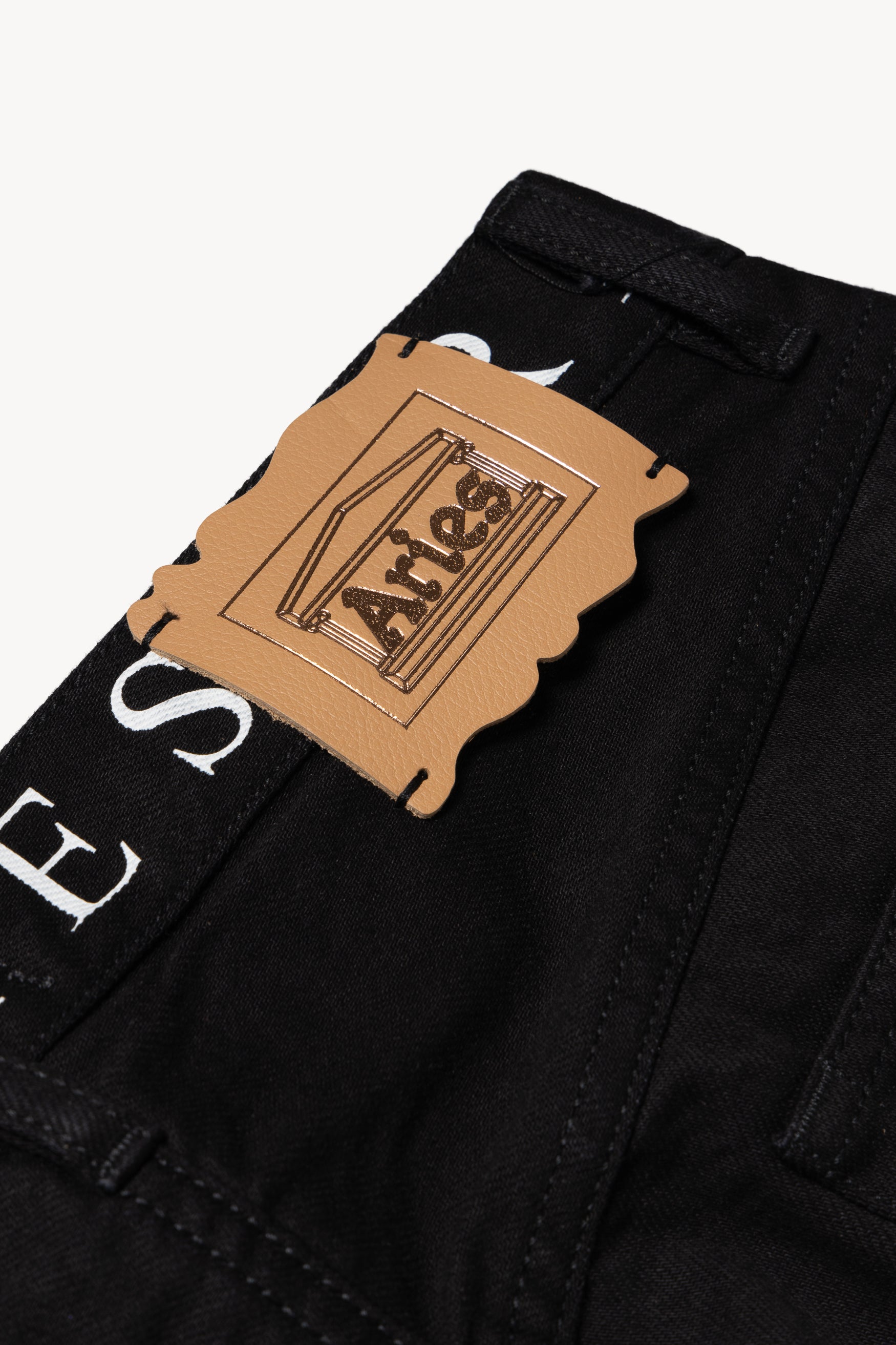 Load image into Gallery viewer, Logo Print Waistband Lilly Jeans