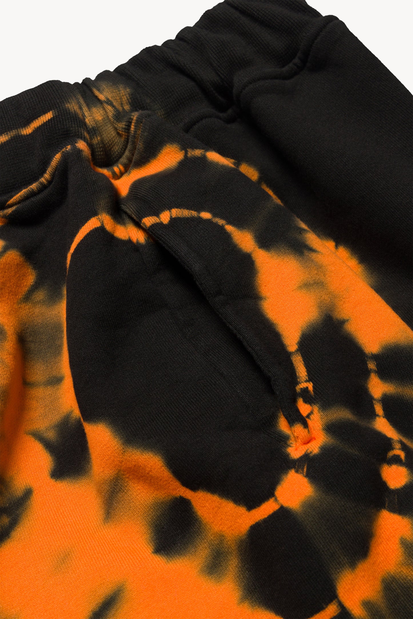 White Claw Sweatshort